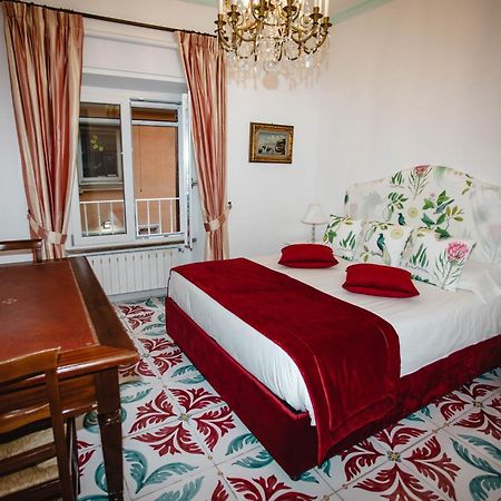 Delfini Trevi House Hotel Rome Buitenkant foto