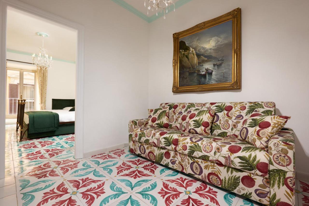 Delfini Trevi House Hotel Rome Buitenkant foto