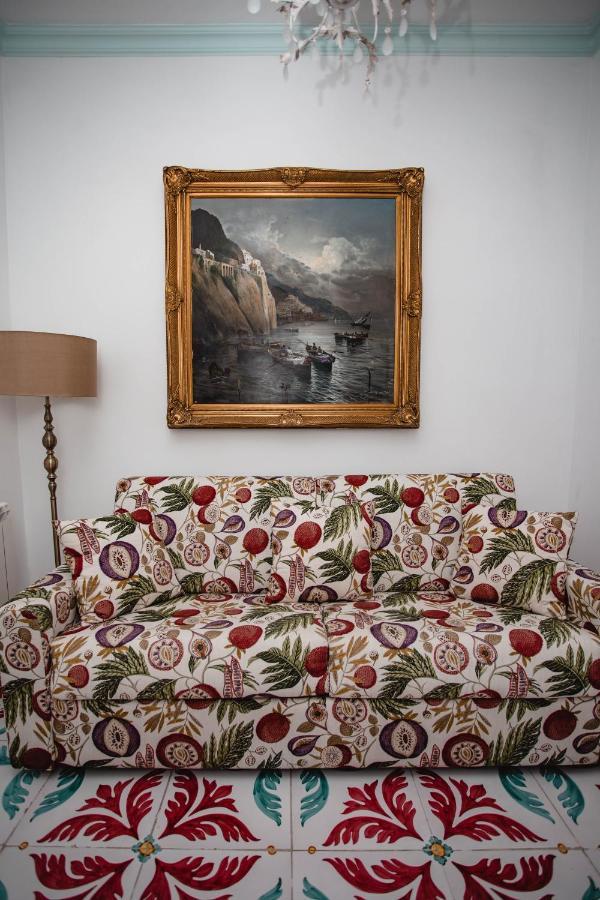 Delfini Trevi House Hotel Rome Buitenkant foto