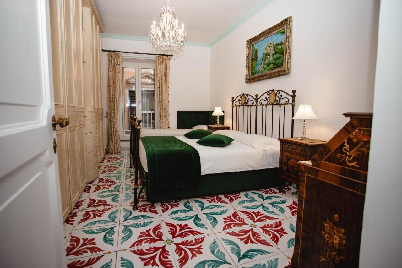 Delfini Trevi House Hotel Rome Buitenkant foto