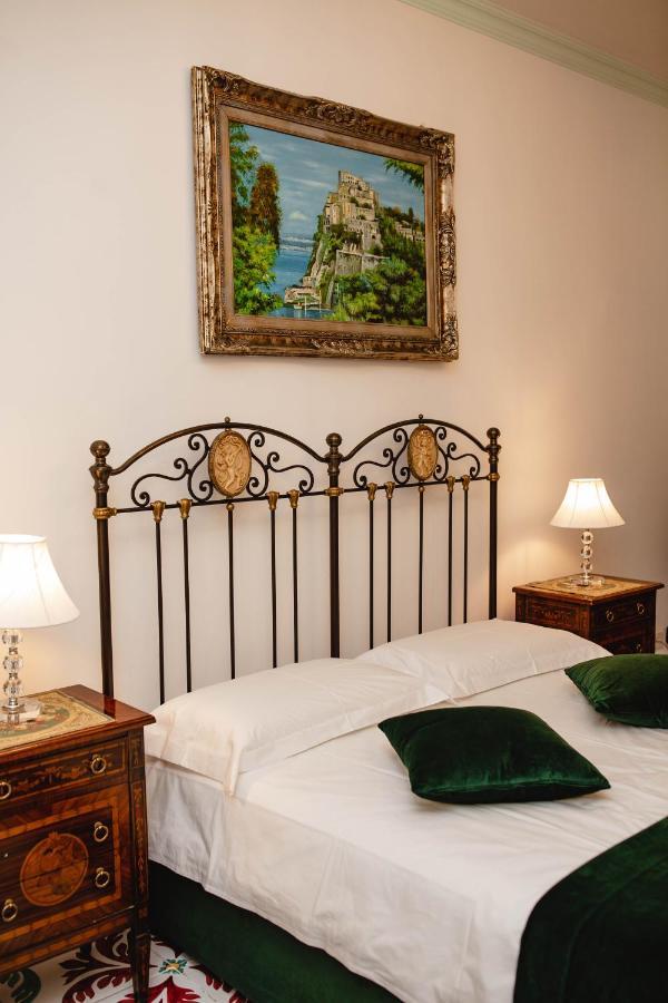 Delfini Trevi House Hotel Rome Buitenkant foto