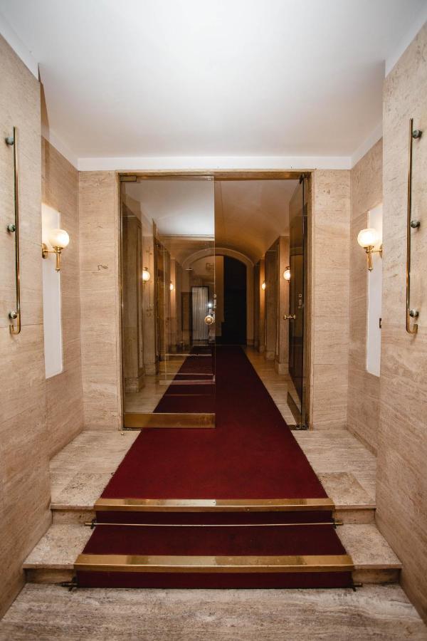 Delfini Trevi House Hotel Rome Buitenkant foto