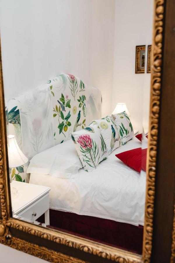 Delfini Trevi House Hotel Rome Buitenkant foto