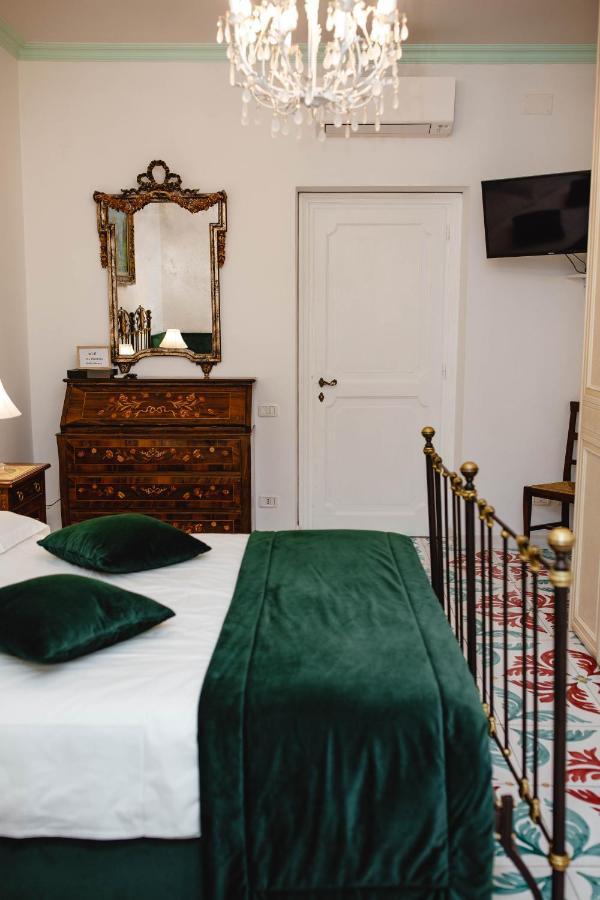 Delfini Trevi House Hotel Rome Buitenkant foto