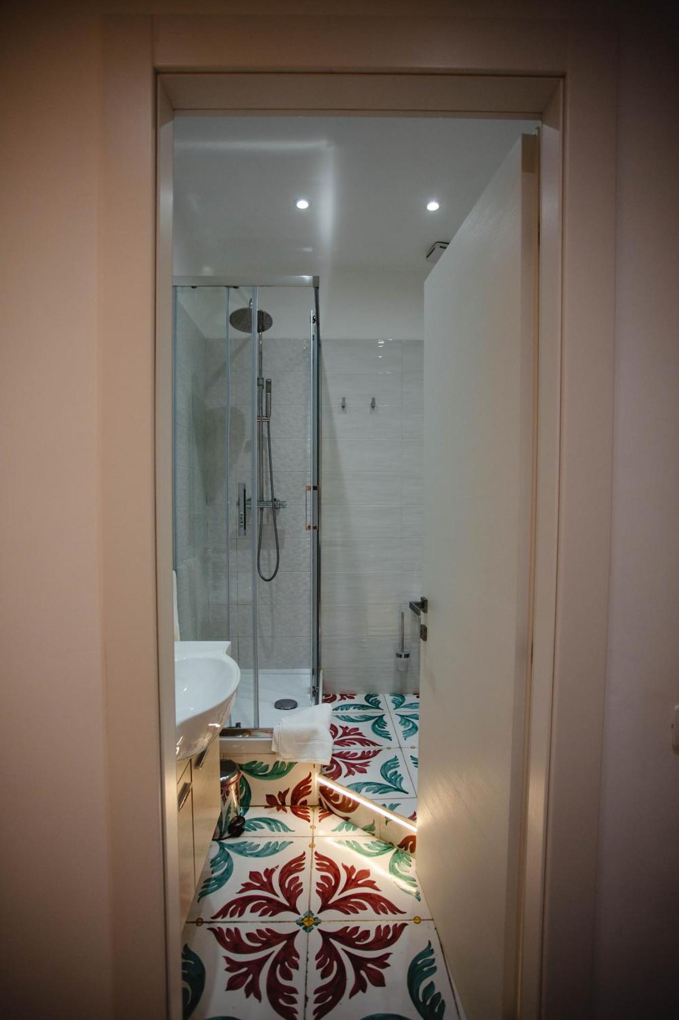 Delfini Trevi House Hotel Rome Buitenkant foto